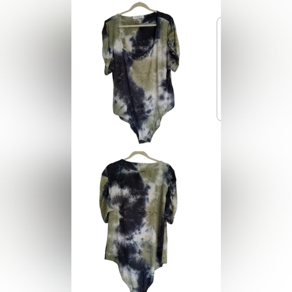 NWOT Socialite Curve Tie Dye Body Suit Size 2X Square neck Half sleeves